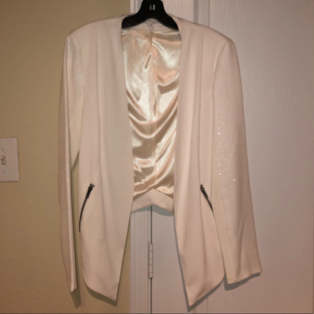 BCBG Generation size M white blazer